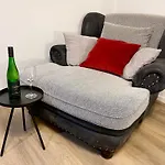 Tunnel - Nordbahntrasse, Kontaktloser Self-check-in, Netflix *