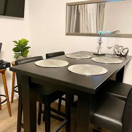 Tunnel - Nordbahntrasse, Kontaktloser Self-check-in, Netflix