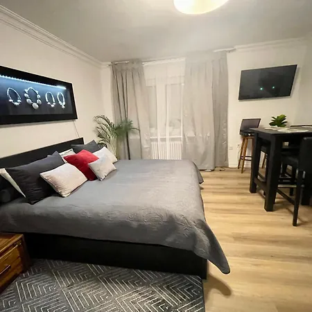 Tunnel - Nordbahntrasse, Kontaktloser Self-check-in, Netflix * Wuppertal