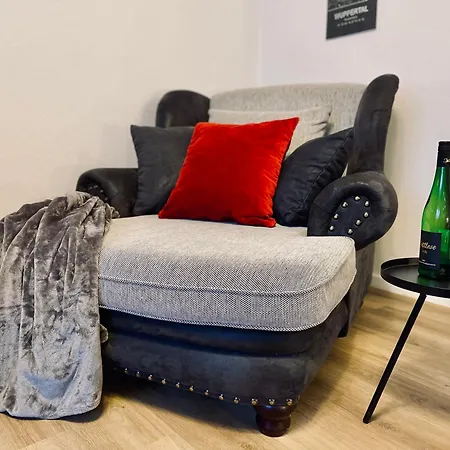 Tunnel - Nordbahntrasse, Kontaktloser Self-check-in, Netflix Wuppertal