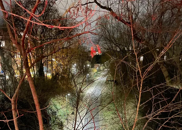 Tunnel - Nordbahntrasse, Kontaktloser Self-check-in, Netflix * Wuppertal