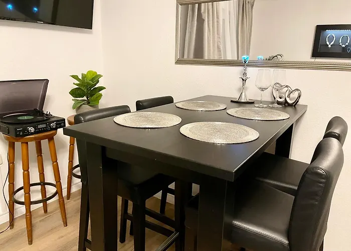 Tunnel - Nordbahntrasse, Kontaktloser Self-check-in, Netflix